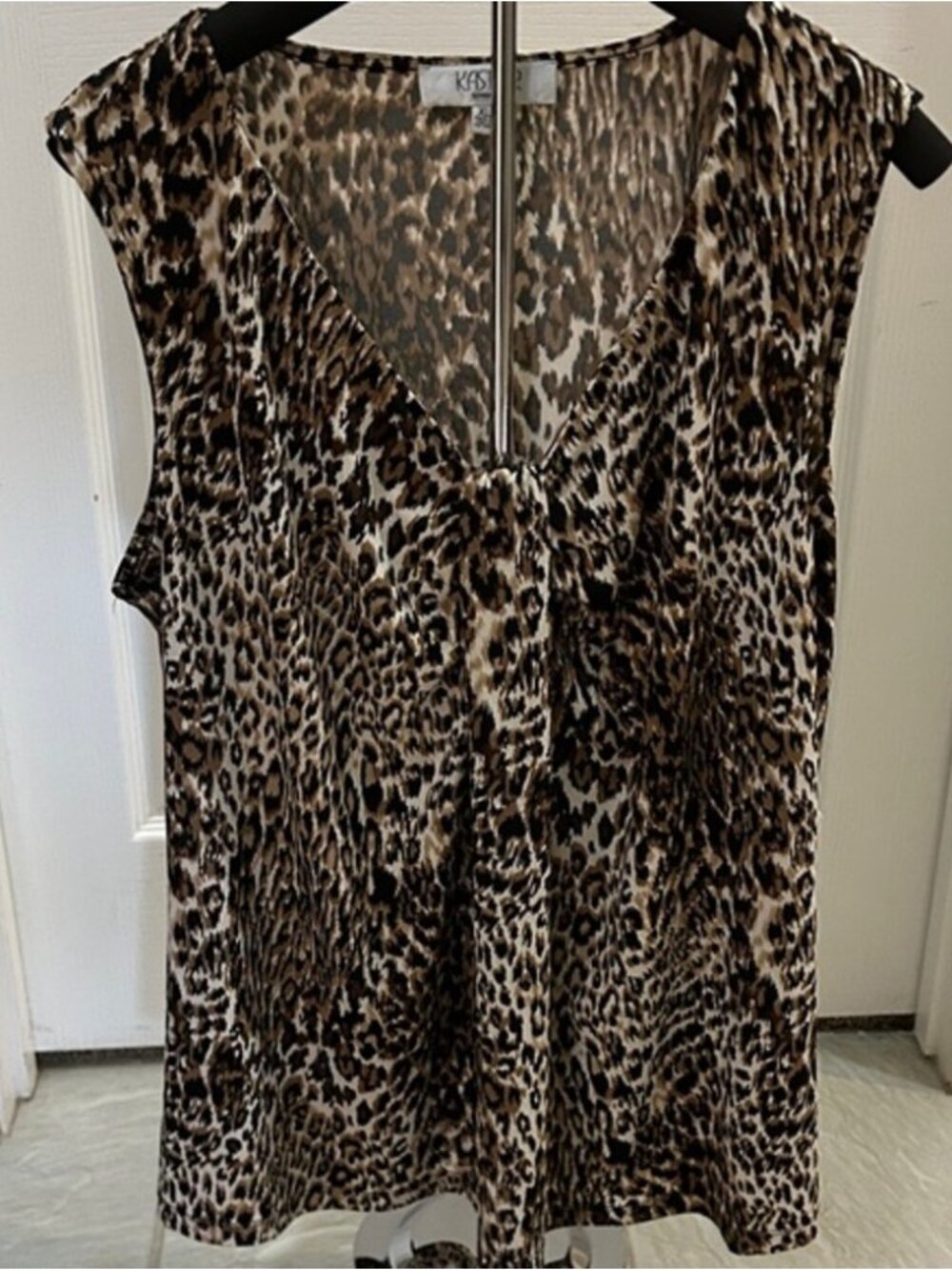 Print Sleeveless Blouse